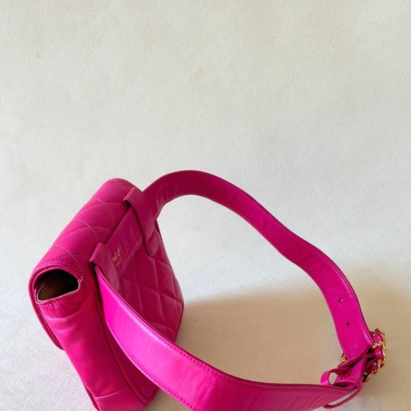 ๐ CHANEL pink quilted leather belt bag ๐ - Picture 9 of 15